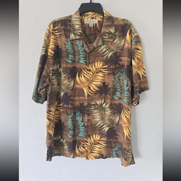 Tommy Bahama Shirt Men Sz L  Tropical Print 100% Silk Button Up Pocket Resort - Picture 2 of 8